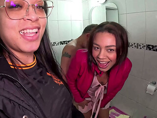 O que vai dar com essa Milf e a novinha na mans&atilde_o - Veronna Ink e Mily Fire