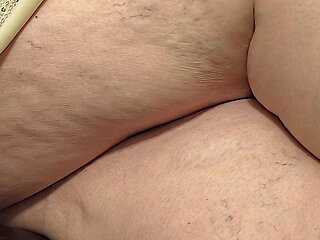 Its Insane How Hard This Woman Is Shaking Her Big Fat Juicy Ass, I Think She Intentionally Trying to Make Men Cum