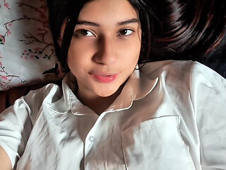 HORNY STEPMOM FUCKS HER STEPSON'S FRIEND TO SCUNDIDAS