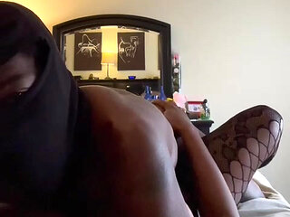 BIG DIRK GIVES DA SHOWSTOPPA SOME STRONG STROKES