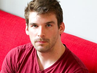 Dustin Holloway On Display - Bro Network
