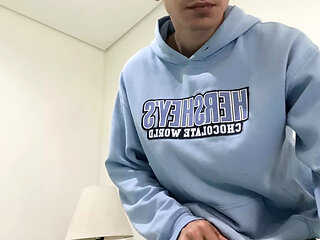 CUTE TWINK DOING SHOW TO HIS VIEWER