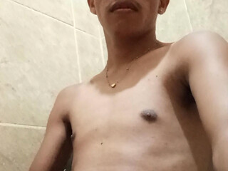 Jameson's Steamy Solo Shower Wank & Explosive Cumshot