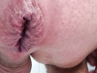 CD shower pussy play