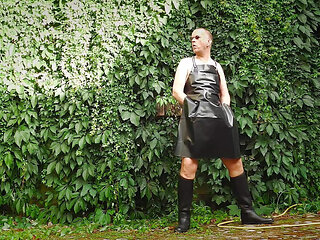 The Horny Rubber Gardener 21 - Wet Play, Cumshots XL & Piss