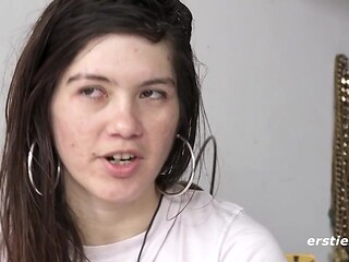 Ersties solo: Julia plugs up then fingers herself silly