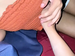 18YO Cute Pinay Girlfriend Gives Satisfying BJ