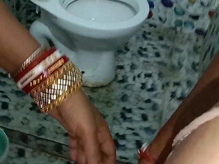 Odia Married couples missionary fuck in bathroom