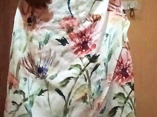Sri lankan girl undressing show her body