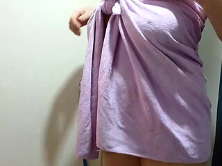 My Hot Mom Neighbor Seduces Me When She Comes Out of the Bathroom