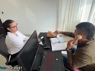 Me Folle a La Secretaria De Culo Grande Con La Que Toda La Oficina Fantasea