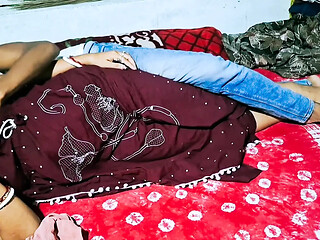 Hungry young Indian wife gets fucked by big lop dick in homemade video