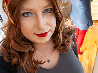 Pretty trans caresses herself and cums