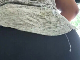 Bee's TS-clit Flashes While Twerking