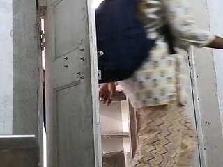 Indian school girl and her boyfriend classroom me chudachudi karne lgi
