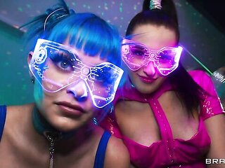 Brazzers Exxtra featuring Jewelz Blu and Aubree Valentine's blowjob scene