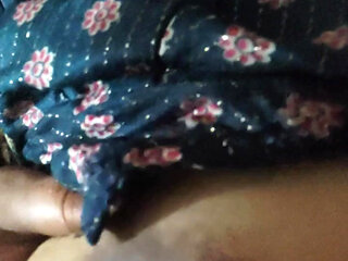 Desi bhabhi ke desi chuchi