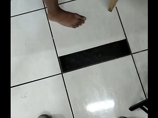 Maloqueiro de favela pegando no meu pau depois da tatuagem