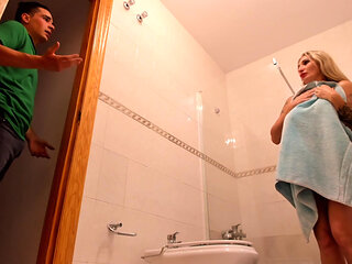 MY STEPMOM IS TAKING A SHOWER AND SHE CATCHES ME LOOKING, BUT SHE DOESN'T GET MAD