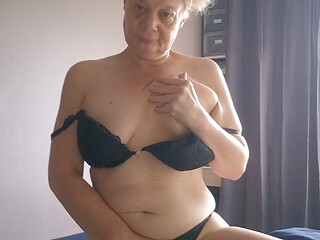 Im Waiting for You, My Darling; Come Join Me in My Room.
