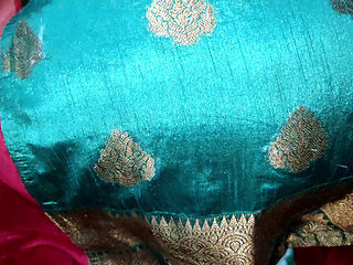 gand bhut tight hai bhabhi. ungli bhi nahi gai gand me