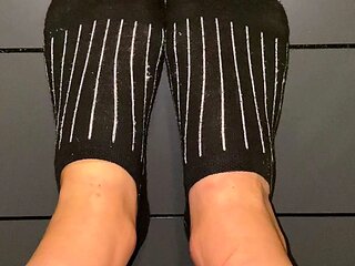 amateur his tall blonde fetish masturbating on live webcam