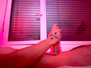 VERY HOT MALE TEEN MASTURBATING LYING IN THE BED