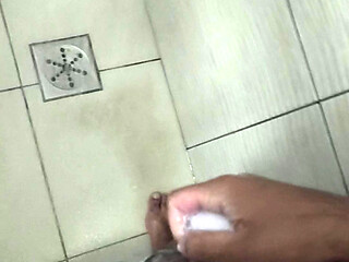 Handjob cumming