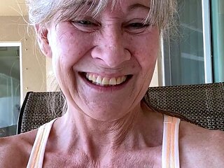 Amateur porn Gives Us Some Foot Fetish Aurora