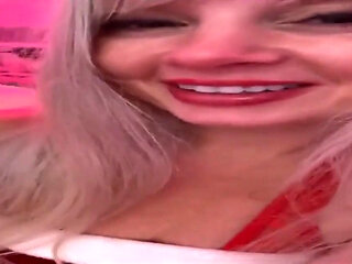 743612078274650112. mp4