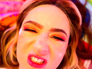 INSERTED Mandii Rose's pussy has the grip