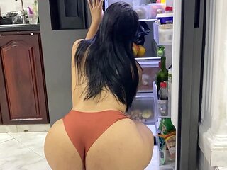 Curvy wife cooks lunch for her man in exchange for a big dick pounding