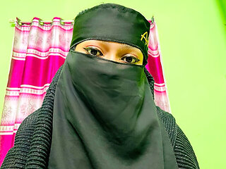 Aunty You're so sexy and your figure is look like sanny leone