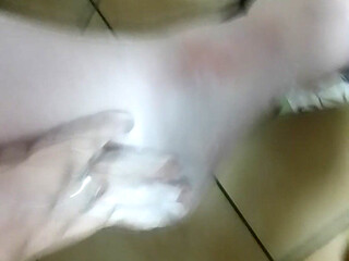 Creamy Slippers