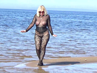 Sea Beach - Nylon Girl