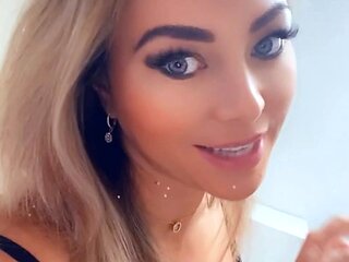 Big boobs milf masturbates with her dildo