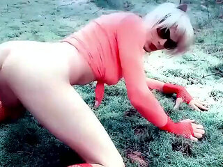 Lola Spais Wild Pussy Spanking in the Forest