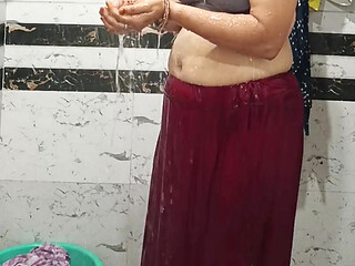 Priya Bhabi Big Ass Bath Show