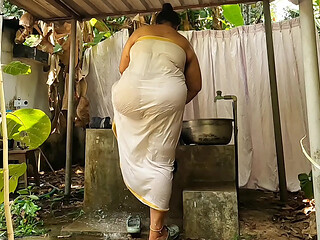 Round ass, mallu bathing outdoor, fully naked teasing Neighbours