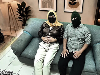 Teman kantor muslim berhijab dan bosnya untuk promosi jilat memek berbulu dan nyepong kontol dan ngentot memek becek