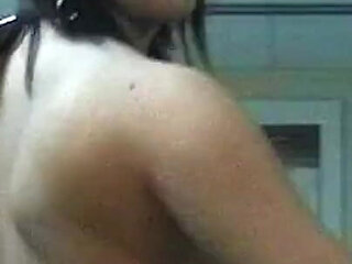Kora Kryk Hard Exercise at Gym