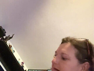 Huge Piss From My Bushy Pussy in My Mates Bedroom as the Bathroom Was Occupied!