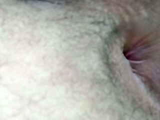 Olha o meu cuzinho piscando para voc&ecirc_ chupar ele