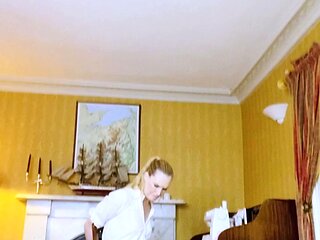 Amateur milf blonde Sabrina