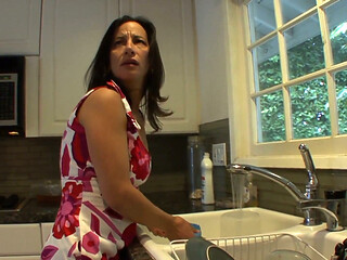 Stepmom become lesbian!!!