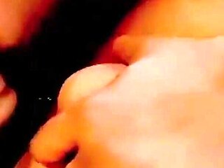 Desi Bhabi Fucked in Hotel Room