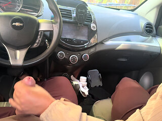 UBER- client masturbates me when she sees that I have a big cock