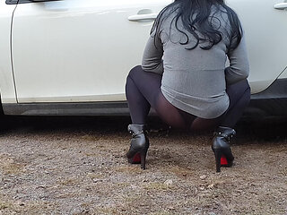 Peeing in My Pantyhose