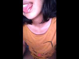 Indian Desi Girl Touch Her Tits and Show Pussy Masturbating