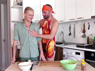 The Chef the Cook Unsuccessful and Fucked on the Air of the Invited Guest Twin in His Juicy Hole